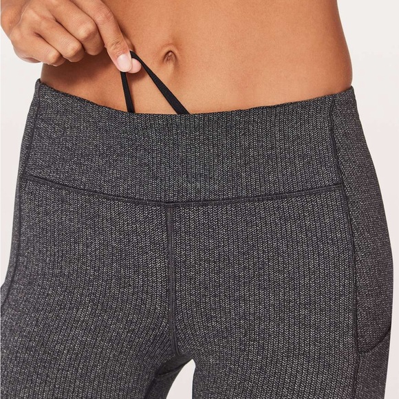 Lululemon Speed Up Tight 28" Size 4 Luxtreme Knit Heathered Black Herringbone - Picture 5 of 16
